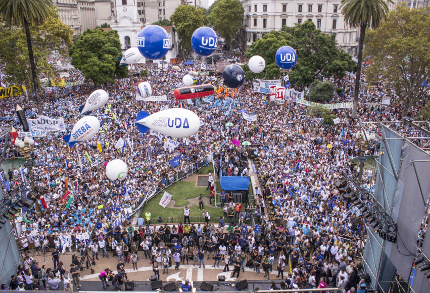 Über 400.000 Menschen nahmen an der Demonstration in Buenos Aires teil
